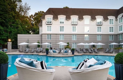 Braselton Hotel | Elegant Guest Suite by Top Georgia Vineyard & Renowned Wine Producer