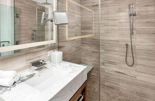 Central Park South Resort | Elegant Midtown Studio Plus at The Quin – Central Park & Broadway Nearby