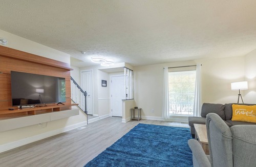 Elkridge House | Elegant Urban Retreat - Ideal for Corporate Stays