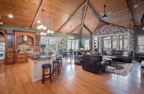 The Galena Territory House | Enjoy your Private 4 Acres @ Owl Creek Lodge - Outdoor Hot Tub, Fireplace!