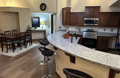 Colgate House | Enjoy your stay at JS-Lodge, where Serenity breeds bonding