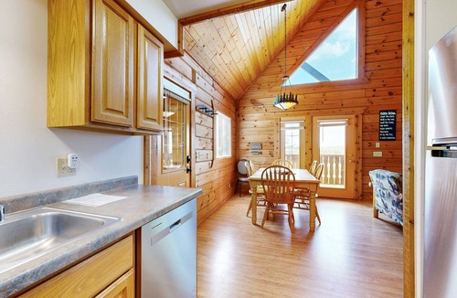 Warrens House | Entire Duplex w/Onsite resort amenities & UTV trails nearby