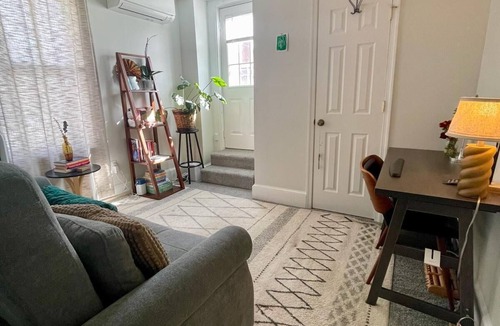 Washington House | Entire House: Free Parking, Walk from Metro - Eco-friendly in Washington, DC!