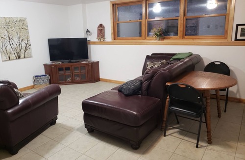 Suamico House | Entire Suite-Short drive to Lambeau, Zoo, Downtown