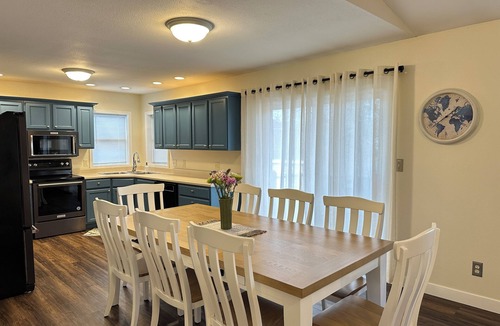 Clear Lake House | Entire Vacation Home Near Main St Clear Lake