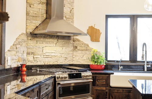 Rubicon House | Erin Hills Area Perfect Golf & Wedding Getaway! Check out special Pricing