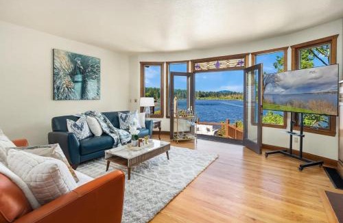 Maple Heights-Lake Desire House | European White Castle on Lake Desire Private Dock