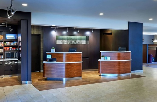 Eden Prairie Hotel | Everything You Need For The Perfect Vacation! Pool, Parking, Pets Allowed w/Fee