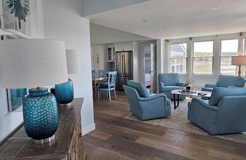 Minot Cottage | Expansive Coastal Views, 3 bed, 2 bath cottage, newly renovated