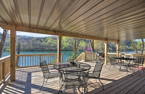Cotter House | Expansive Cotter Cabin on White River w/Deck!