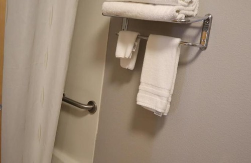 West Eugene Hotel | Express Inn & Suites Eugene
