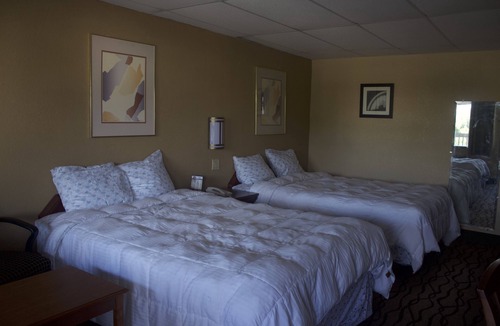 Cottage Line Hotel | Express Inn