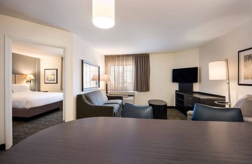 Braintree Hotel | Extended Stay | Spacious Haven w/Kitchen | Near South Shore Plaza | 2 Units