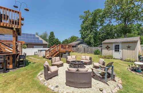 Villas House | Fabulous 4-bedroom house with Pool, Fire Pit, Dog friendly, bikes,Walk to Beach!