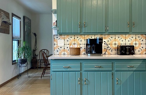 Briggsville House | Fabulous! 5 BR/7 Bed: 15 min to the Dells, across from Lake Mason