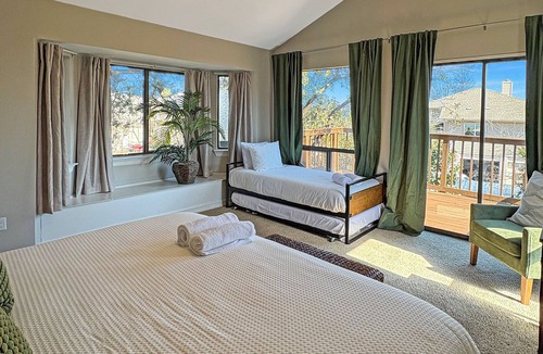 Lakeway House | Family-Friendly Lakeway Home | Walk to City Park