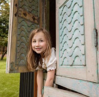 Friendly House | Family-Friendly Luxe Home with Sauna - mins to UO