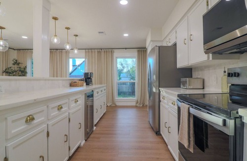 Manchaca House | Family Home Base | Buda, Kyle & Austin Access | 4BR Half-Acre