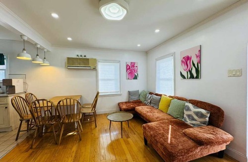 Glen Head House | Family Home near NY Beach Private Workspace