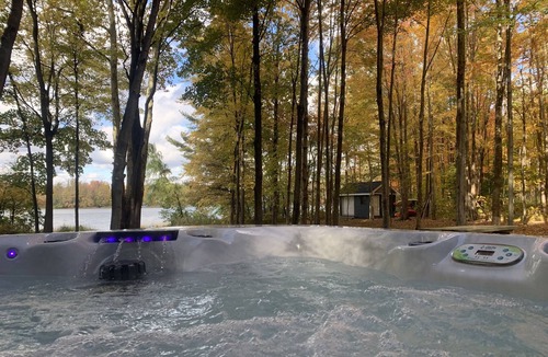 Gobles House | Family Home on a Private Lake Hot Tub: Oct-April! 2 ski resorts 15 minutes away!
