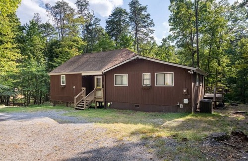 The Woods Cabin | Family Oasis with Fire Pit, Close To Hiking