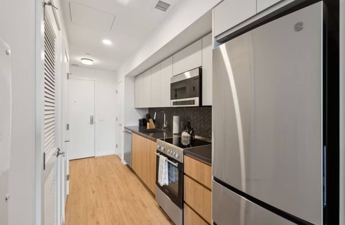 Buzzard Point Hotel | Family Stay w/Kitchen & Laundry | 4 Units | Near National Park & Museums