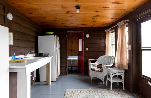 Lyme Cabin | Fantastic Log Cabin Rental with Fireplace near the Appalachian Trail