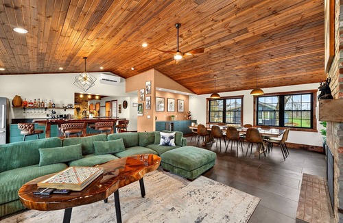 Oostburg House | Farmhouse at Blue Barn on the Green