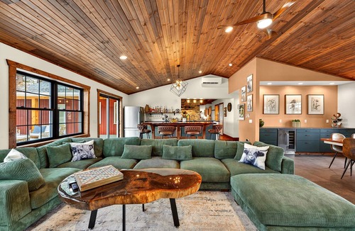 Oostburg House | Farmhouse at Blue Barn on the Green
