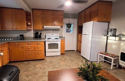 Fort Mc Clellan House | FARMHOUSE LIVING 🐄 2 BR 1 BA and a bonus room with 2 twin beds. Serenity Now!