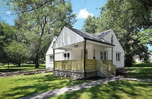 Raytown House | MAJOR INTERNATIONAL SPORTING EVENT Neat Nest