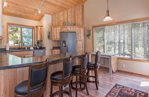 Sunriver House | Filbert 17 - Meredith Lodging