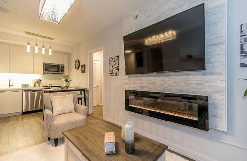 Big Bay Point Condo | Fire & Ice Spa w/Private Sauna!
