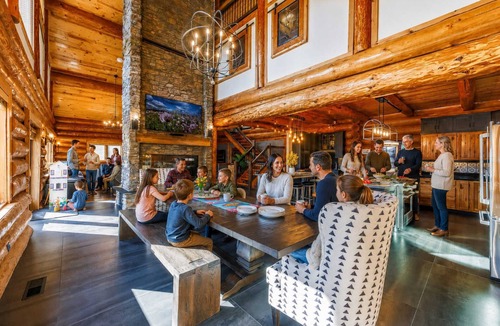 Snoqualmie Pass House | Fire Lodge Premier Family Cabin at Snoqualmie Pass