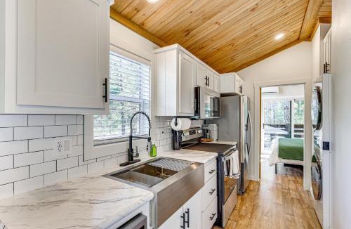 Linden House | Fire Pit, Deck! Modern Tiny Home in Piney Woods