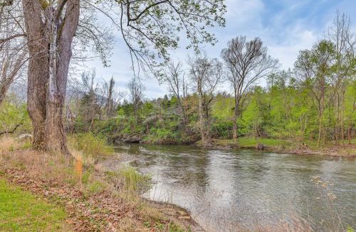 Eagle Rock House | Fire Pit + Patio: Creekside Cabin in Eagle Rock!