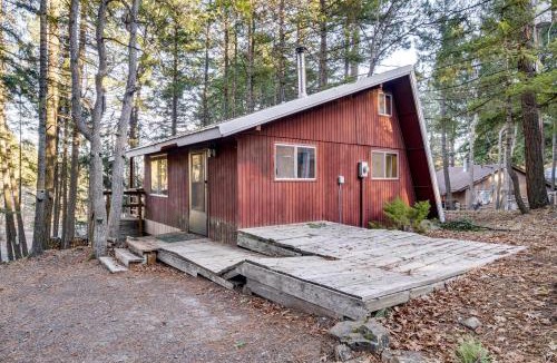 Wasco County House | Fire Pit & Water Views! Woodsy Tygh Valley Retreat