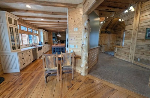 Park Rapids House | Fish Hook River Log Home w/Theater & Dock!