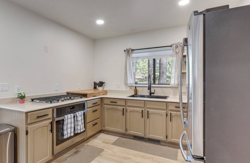 Flagstaff Cabin | Forest-View Group Getaway, 4 Mi to Dtwn Flagstaff