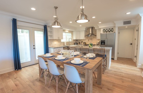 West Newport House | Four Bedroom Remodeled Townhouse By The Sand with AC!
