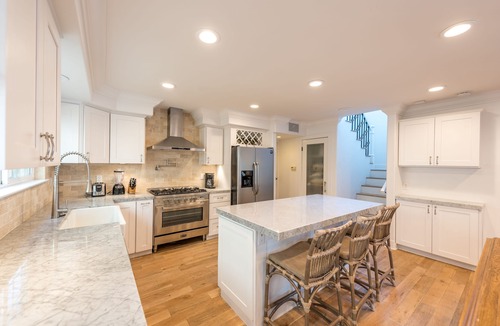 West Newport House | Four Bedroom Remodeled Townhouse By The Sand with AC!