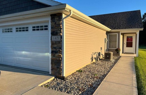 Angola House | Fox Lake Road Bungalow (Near Trine University)