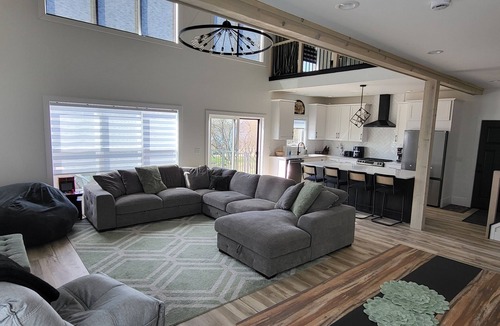 Markesan House | Freddie’s Escape: Modern Lakeview Retreat with Family-Friendly Fun