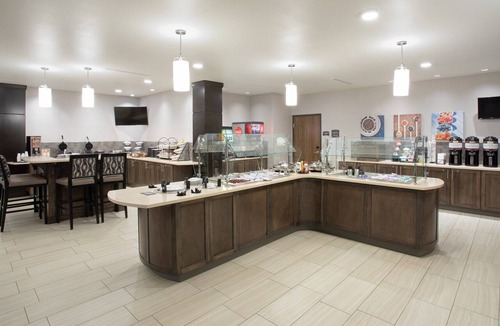 Rapid City Apartment | Free Breakfast. Pool & Hot Tub. Your Next Trip!