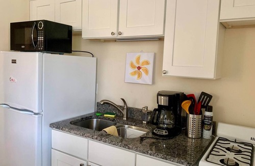 Lower East Side Apartment | Free Parking 1 BR near Downtown & Brady St