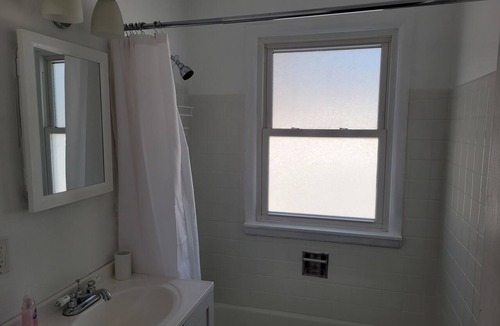 Monona Apartment | Fresh, Recently-Renovated Madison Apartment