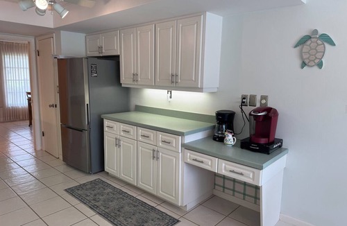 Biggar House | Full Home. Private Pool. Quiet, Clean, Central to SWFL's Beaches, Dining & Fun!