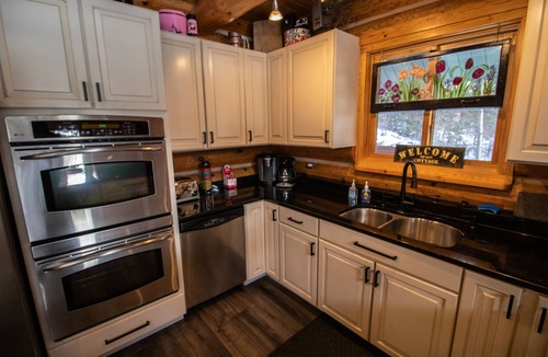Mercer House | Full Log Home On Private Lake Close To Town, Snowmobile Trails, & Golf Course