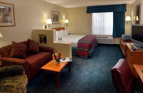 Sierra Vista Hotel | Gateway Studio Suites