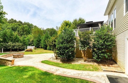 Mineral House | gather 'round the firepit, chill by the pool or go jump in the lake!